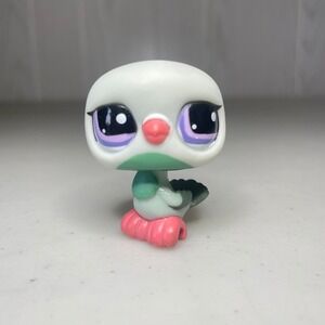 Hasbro Littlest Pet Shop Pigeon 1113 Authentic LPS Grey Bird Purple Eyes 2007